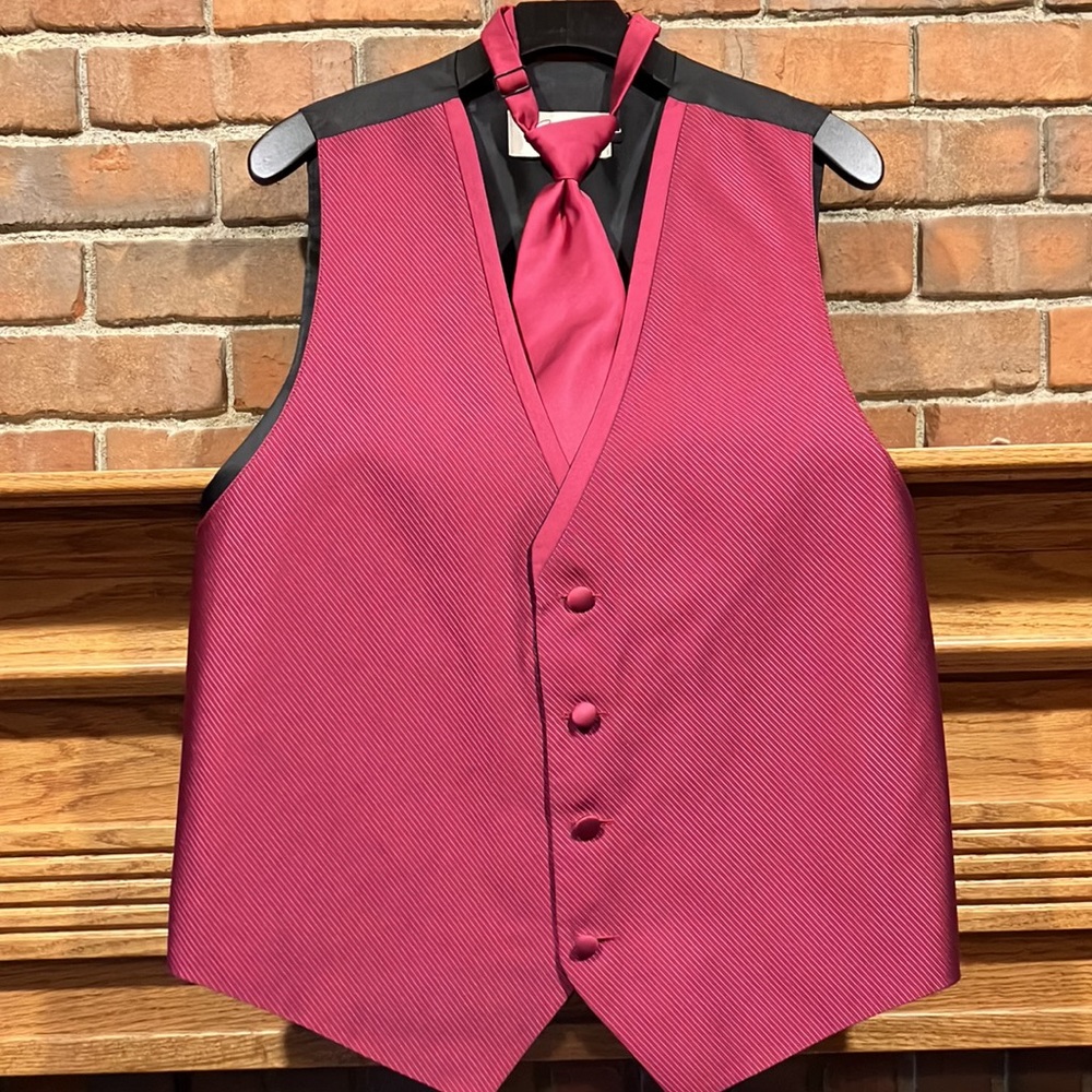 EUC Jean Yves dark pink satin 4 button vest, optional tie